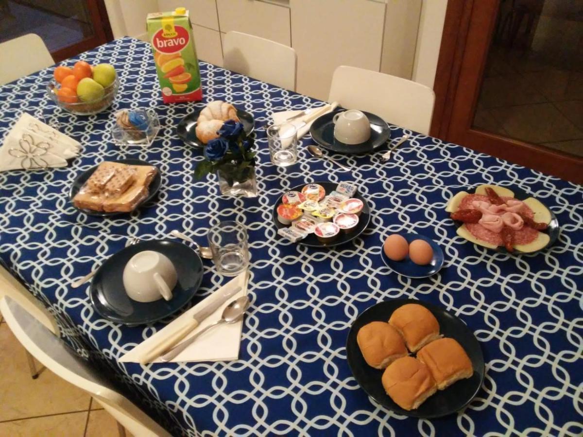 كولونيو مونزيسِّ B&B Accogliente A Due Passi Dal Metro Di Milano - Casa Adriana المظهر الخارجي الصورة