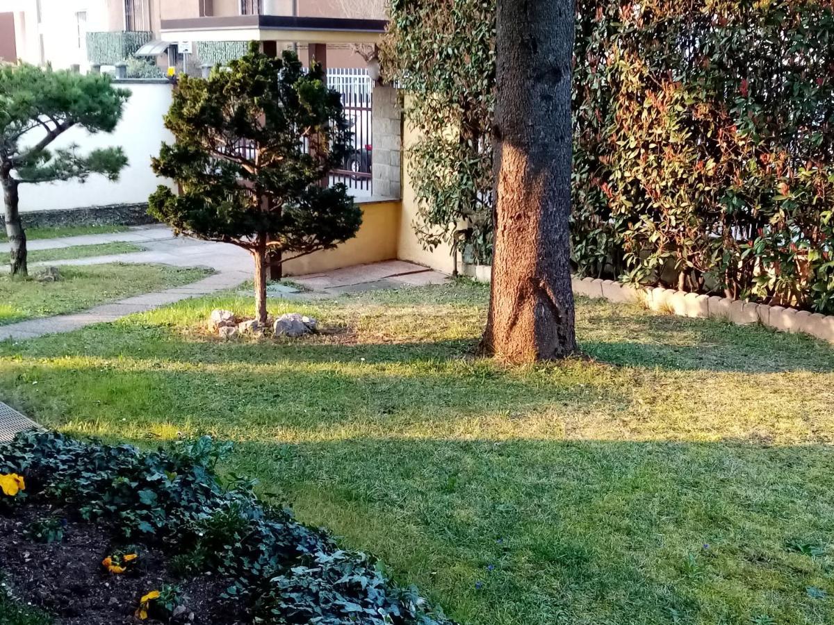 كولونيو مونزيسِّ B&B Accogliente A Due Passi Dal Metro Di Milano - Casa Adriana المظهر الخارجي الصورة